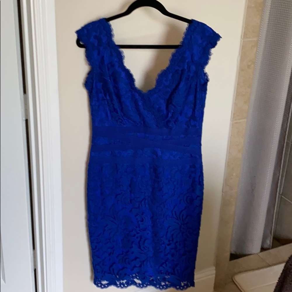Tadashi Shoji Embellished Lace Cocktail dress